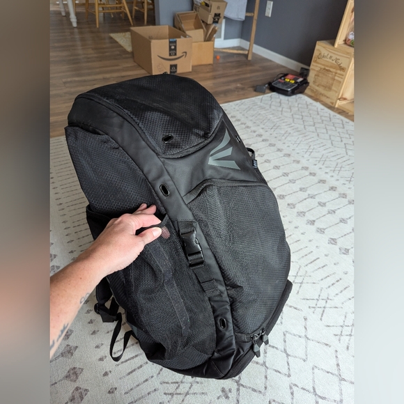 Easton E610 Catchers Bat Pack Backpack. Black And Gray Easton Bag. - Picture 4 of 12